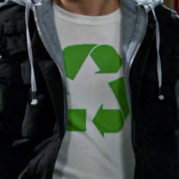 Leonard Hofstadter wearing a Recycle symbol shirt